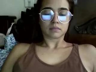 Freechat trianabell on CamSoda