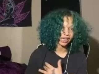 Offline universethadon on CamSoda