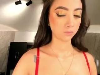 Freechat valeriavelvet on CamSoda