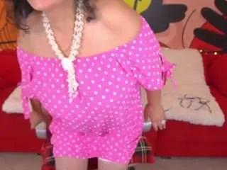 Freechat valeryrosseee on CamSoda