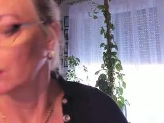 Freechat vanessasoft on CamSoda