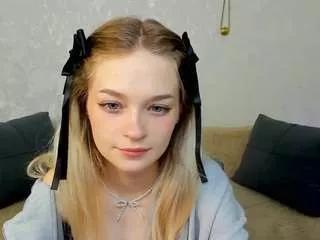 Offline vialeta-baby on CamSoda