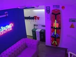 Offline voyeurcam-jb-lobby on CamSoda