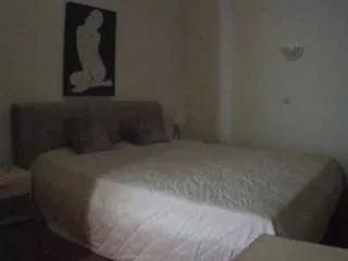 Offline voyeurcam-julmodels-reallife-2 on CamSoda