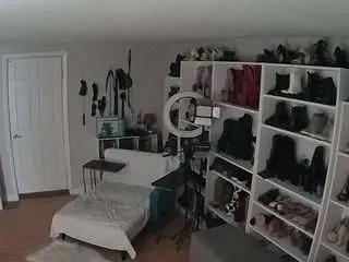 Freechat voyeurcam-missoliviablack-03 on CamSoda