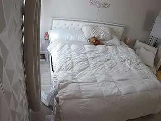 Freechat voyeurcam-whitneyoc-01 on CamSoda