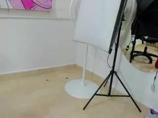 Offline yosselin23 on CamSoda