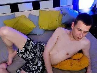 Freechat yourhoneyyy on CamSoda