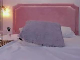 Offline zlatna on CamSoda