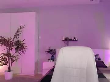 Freechat bellla_haddid on Chaturbate