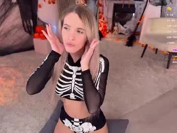 blush_mikki — Trick or treat!!! Red Hood with wolfs! Goal -  LEt start this show! #blonde #bigass #bigboobs #brunette #anal [55 tokens remaining]