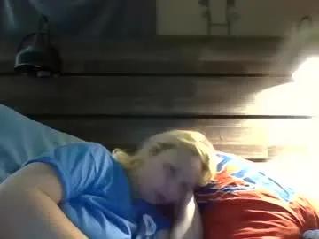 Freechat creamymadona on Chaturbate