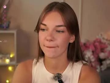 Freechat cwenbrayton on Chaturbate