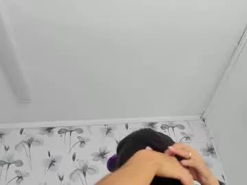 Freechat ehotloveaxxx on Chaturbate