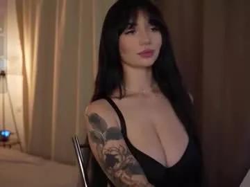 linda_warners — lick and suck nipples  [220 tokens left] #bigboobs #c2c #natural #tattoo #pvt #brunette