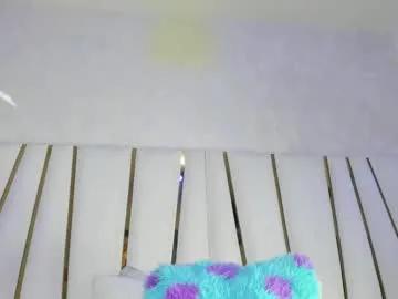 Avatar of violeet_gray