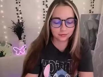 Freechat yours_piece_of_happiness_ on Chaturbate