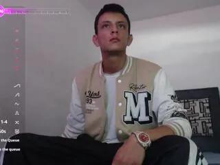 Offline aandrew_cooper on Flirt4Free