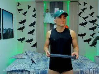 Freechat alan_kevin on Flirt4Free