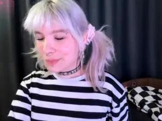 Flirt4Free amie_marchionni is Freechat amie_marchionni — Freechat on Flirt4Free