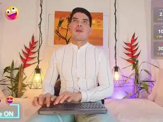 Offline andrew_hallss on Flirt4Free