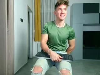 Offline andy_levine on Flirt4Free