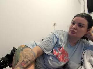 Freechat angelina_squirt on Flirt4Free