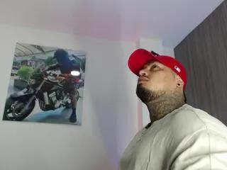 Offline apolo_strongman on Flirt4Free