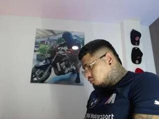 Offline apolo_strongman on Flirt4Free