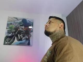 Offline apolo_strongman on Flirt4Free