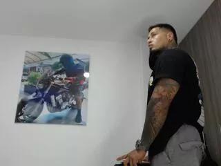 Offline apolo_strongman on Flirt4Free