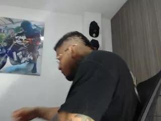 Offline apolo_strongman on Flirt4Free