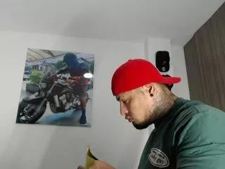 Offline apolo_strongman on Flirt4Free