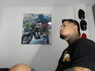 Offline apolo_strongman on Flirt4Free