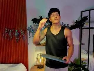 Freechat aress_damon on Flirt4Free