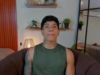 Freechat aress_damon on Flirt4Free