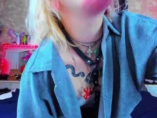 Offline aru_koto on Flirt4Free