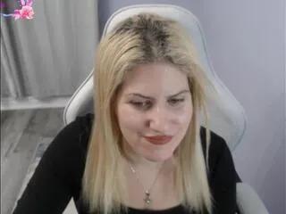 Freechat bella_starrrr on Flirt4Free