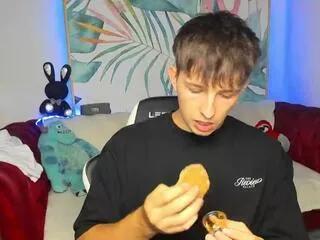 Offline charlie_florenzi on Flirt4Free