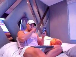 Offline chirs_morgan on Flirt4Free