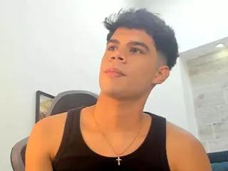 Offline damiano_lucaferri on Flirt4Free