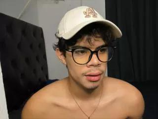 Offline damiano_lucaferri on Flirt4Free