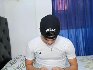 Offline damiano_lucaferri on Flirt4Free