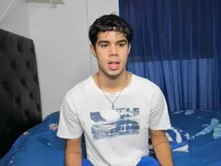 Offline damiano_lucaferri on Flirt4Free