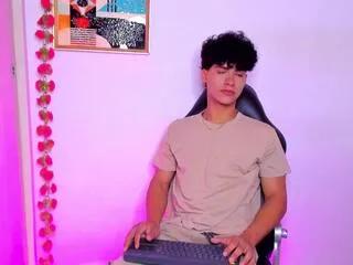 Offline daniel_deluxe on Flirt4Free