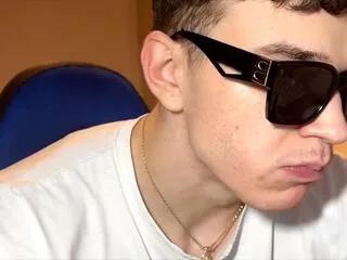 Offline danny_cuomo on Flirt4Free