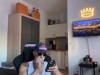 Freechat duncan_collins on Flirt4Free