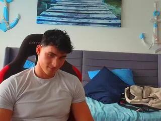 Offline emilio_reynolds on Flirt4Free