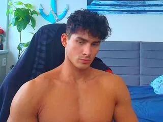 Offline emilio_reynolds on Flirt4Free