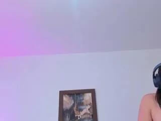 Freechat emily_sands on Flirt4Free
